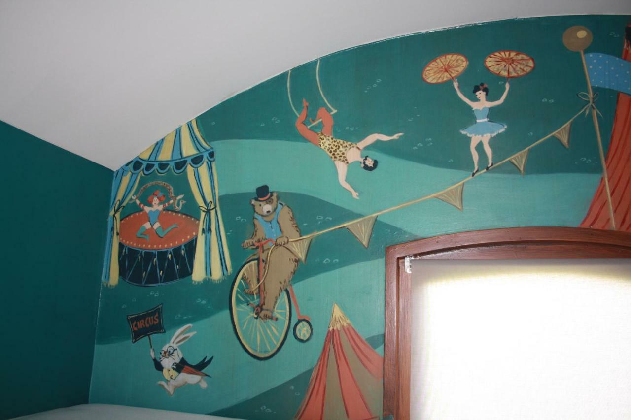 فندق La Roulotte Circus Des Grillots Beaulon المظهر الخارجي الصورة